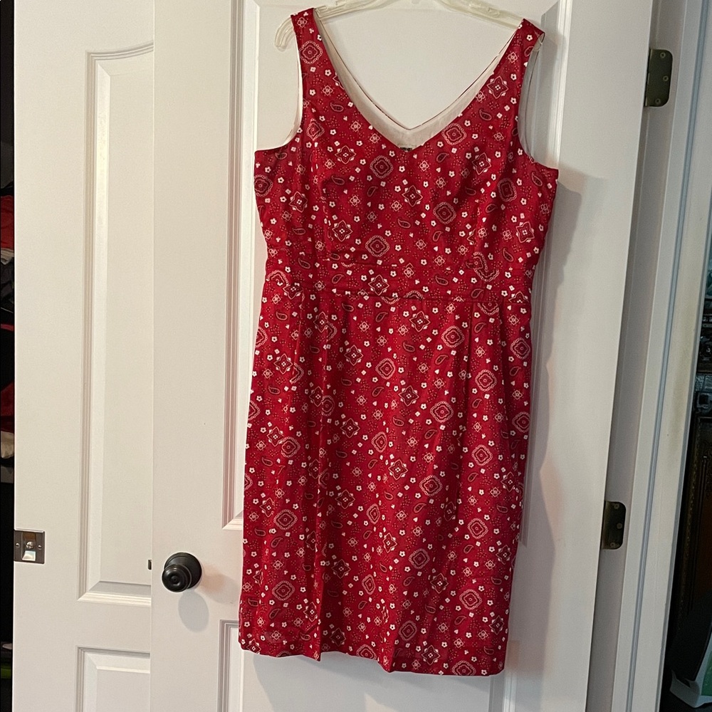 Anne Klein Red Sleeveless V-Neck Midi Dress with Bandana Print 100% cotton.